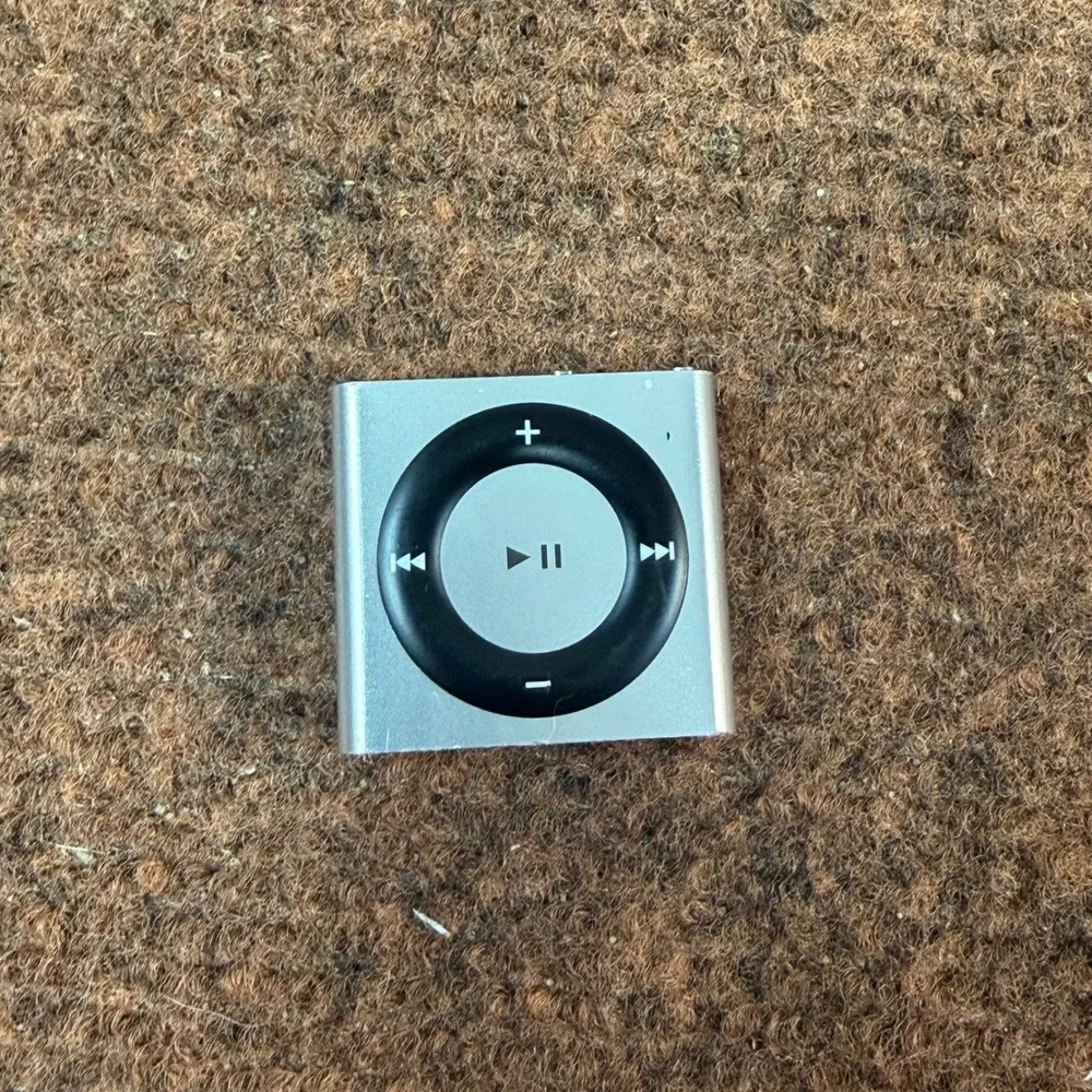 tested Apple iPod Shuffle 4th Generation Silver MP3 Player Clip Model A1373 2GB